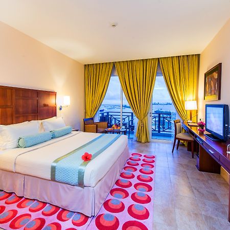 Hulhule Island Hotel Мале Екстер'єр фото