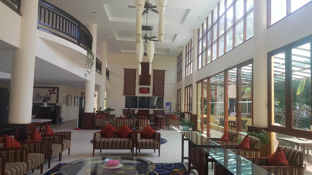 Hulhule Island Hotel Мале Екстер'єр фото