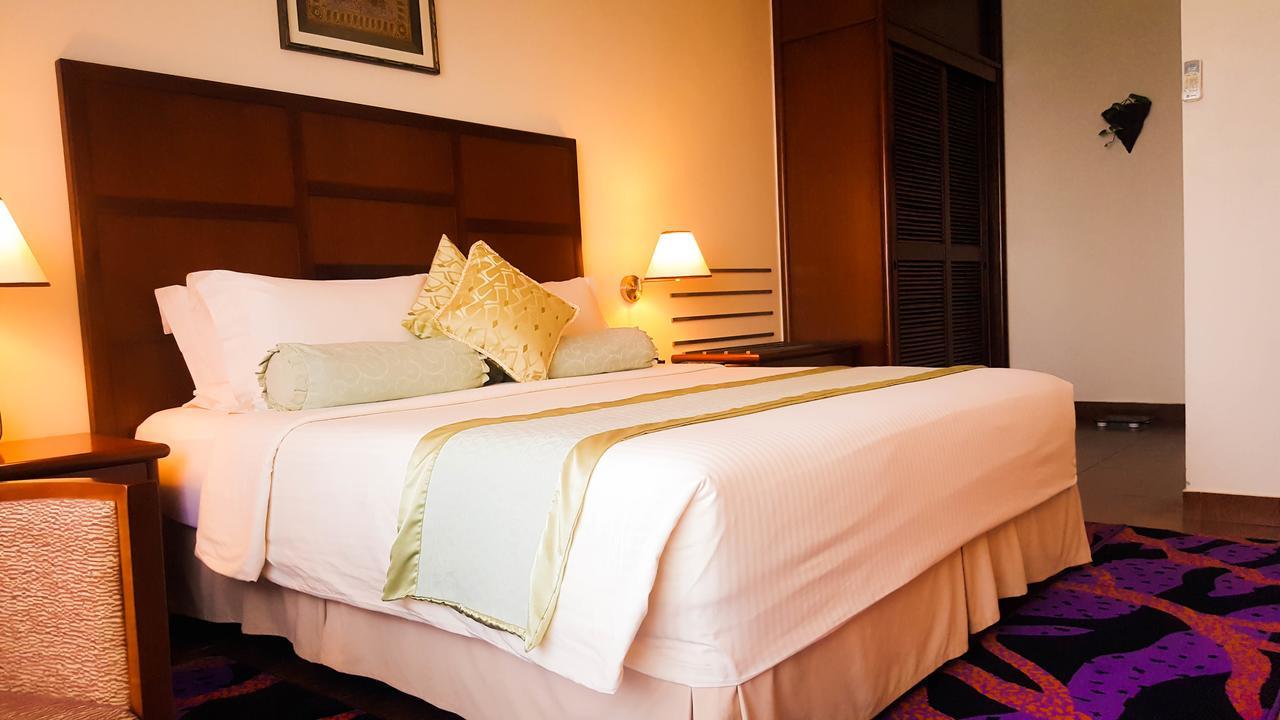 Hulhule Island Hotel Мале Екстер'єр фото