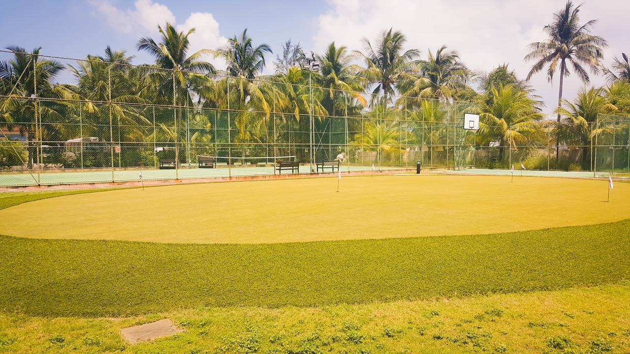 Hulhule Island Hotel Мале Екстер'єр фото