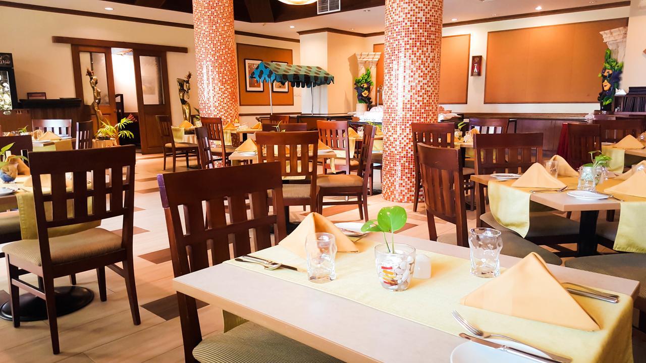 Hulhule Island Hotel Мале Екстер'єр фото