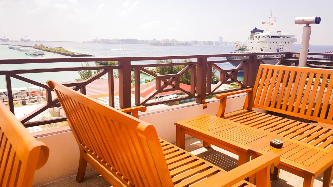 Hulhule Island Hotel Мале Екстер'єр фото