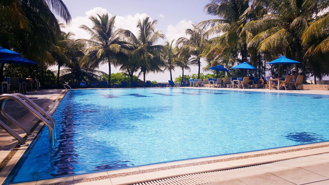 Hulhule Island Hotel Мале Екстер'єр фото