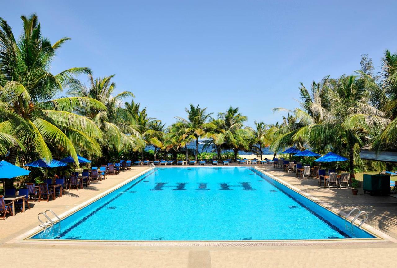 Hulhule Island Hotel Мале Екстер'єр фото