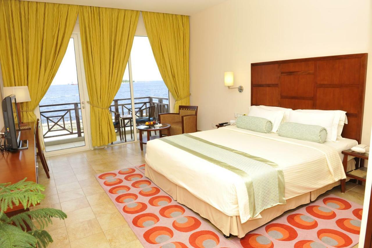 Hulhule Island Hotel Мале Екстер'єр фото