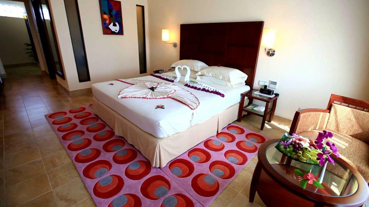 Hulhule Island Hotel Мале Екстер'єр фото